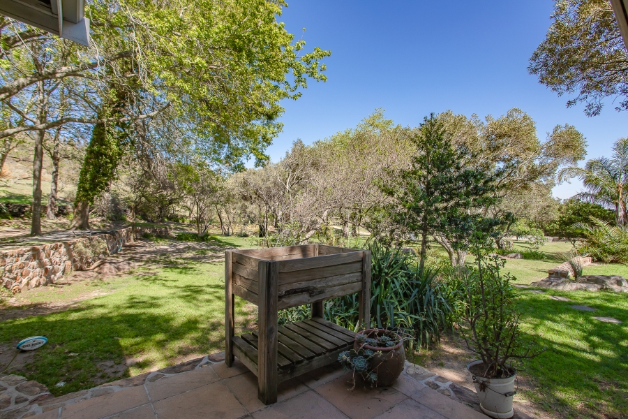 To Let Commercial Property for Rent in Bainskloof Western Cape